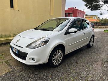 Renault clio pronta all’uso