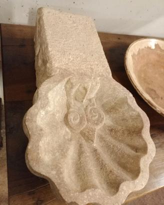 acquasantiera in marmo pietra 