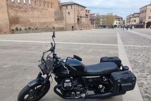 Moto Guzzi V7 Stone anno 2019 - 11400 km