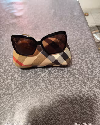 occhiali da sole Burberry 
