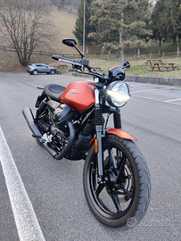 Moto guzzi V7 stone (850)