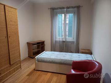 Verona: stanza arredata in appartamento