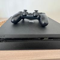 Playstation 4 slim usata