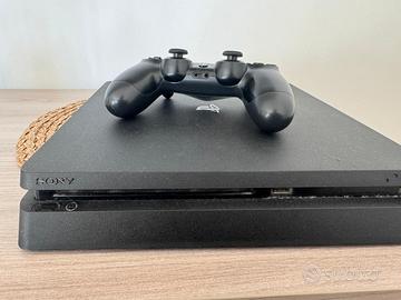 Playstation 4 slim usata