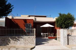 Torre Lapillo pochi passi da spiagge libere e lidi