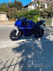 Yamaha R1