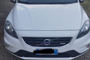 Volvo v40 momentum r-design
