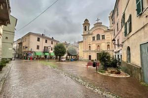 2 LOCALI A ALTARE