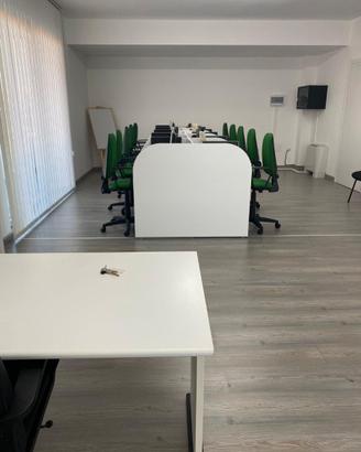 Computer e mobili per ufficio e Call Center