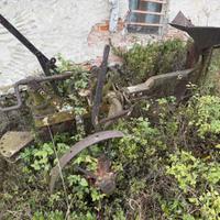 Aratro vecchio da restauro