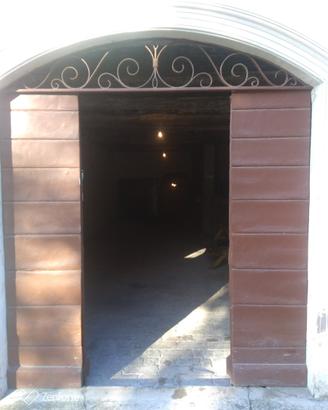 Ampio magazzino piano terra