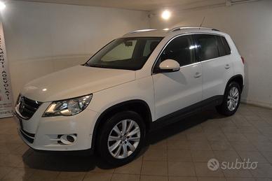 VOLKSWAGEN Tiguan 2.0 TDI DPF 4MOTION Sport & St