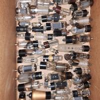 Lotto di valvole termoioniche oltre 300 #1