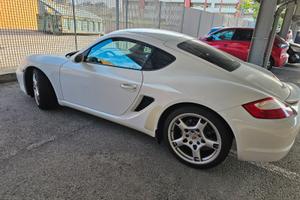 Porsche Cayman 2.7