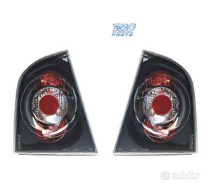 FANALI PER SKODA OCTAVIA SW. SFONDO NERO.