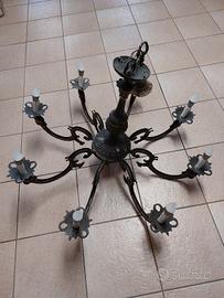 Lampadario in ferro battuto