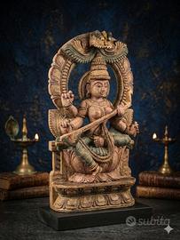 Dea Saraswati Legno Intagliato Massiccio - Iconogr