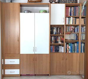 Mobile con libreria.