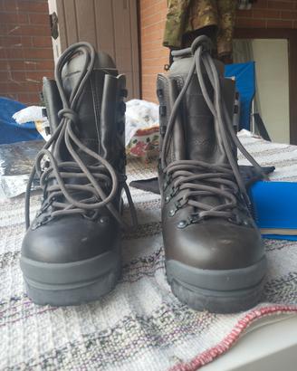 anfibi militari da montagna 41
