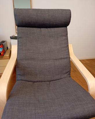Poltrona IKEA con cuscino POÄNG