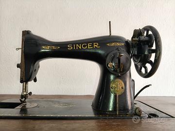 Macchina da cucire SINGER d'epoca con mobiletto