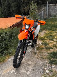 KTM 300 EXC TBI 2025 - con accessori (35 h)