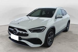 Mercedes-Benz GLA 220 d Premium auto FINO A 3...