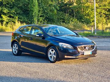 Volvo V40 D2 Geartronic R-design Momentum N1 2015-