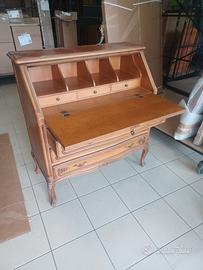 SCRITTOIO C/CASSETTI IN LEGNO