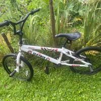 Bmx bianca Matrix bicicletta