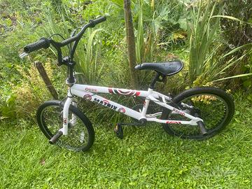 Bmx bianca Matrix bicicletta