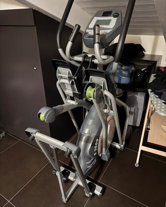 Ellittica High Muster E3000
