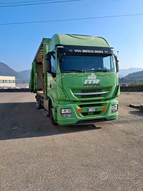 Iveco Stralys 480 a tre assi