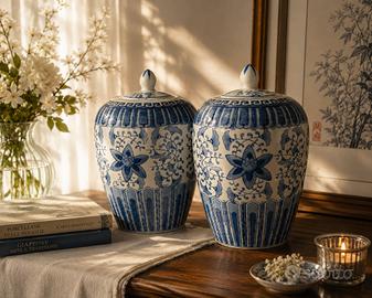 Coppia Vasi Orientali Blu e Bianco – Eleganti
