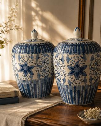 Coppia Vasi Orientali Blu e Bianco – Eleganti
