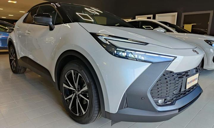 TOYOTA C-HR 1.8 HV Trend Nuova