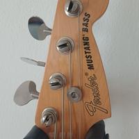 Basso Fender Vintera Mustang