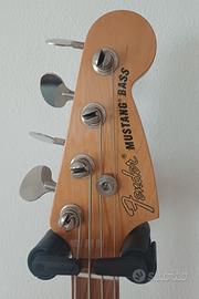 Basso Fender Vintera Mustang