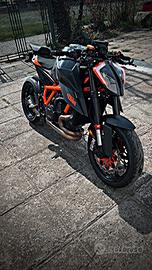 KTM 1290 super duke r