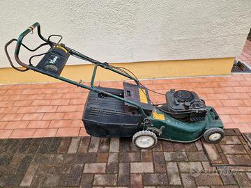 Tagliaerba a scoppio trazionato