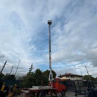 M144 - IVECO DAILY CON PIATTAFORMA CESTA AEREA