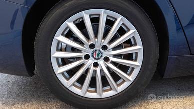 CERCHIO DA 17  A TURBINA  ALFA GIULIA CON GOMMA