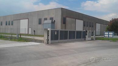 Capannone industriale 2400mq Chiopris Viscone (Ud)