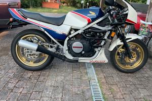 Honda VF750