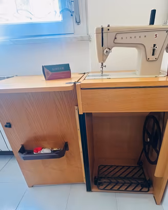 Singer 239 - macchina da cucire compresa di mobile