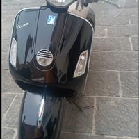 Piaggio Vespa 250 GTS - 2024