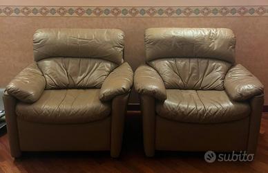 2 poltrone in pelle