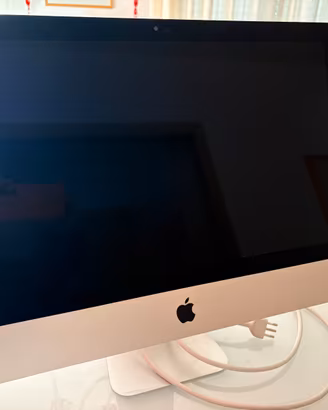 iMac 21.5” Apple (Late 2015) i5 + Tastiera + Mouse