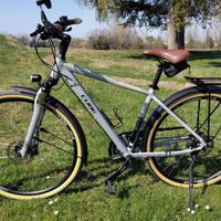 CUBE Touring Pro mis. XS. Città e trekking