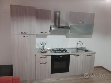 Blocco mobili quasi nuovi